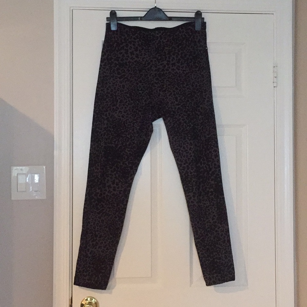 Lyssé Animal Print Leggings